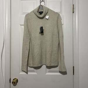 Lord & Taylor Women's Cashmere Turtleneck Sweater NWT